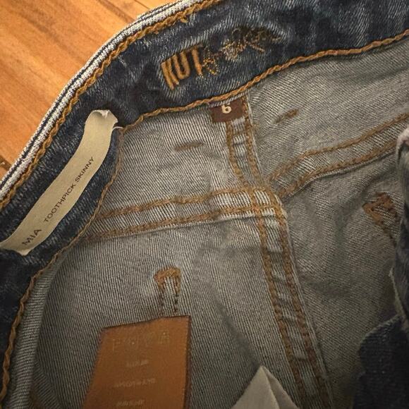 Kut from the Kloth Mia Toothpick Skinny Jeans Medium Wash Size 6 - Picture 9 of 9